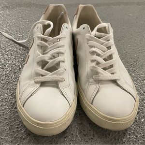 Amazing Veja shoes. Size 9.
